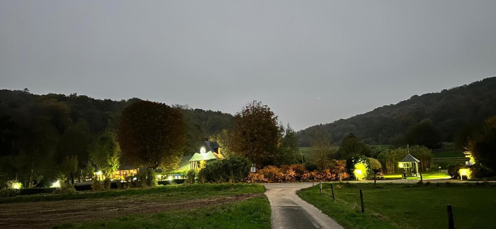 Auberge Du Val Au Cesne Saint-Clair-sur-les-Monts Екстер'єр фото