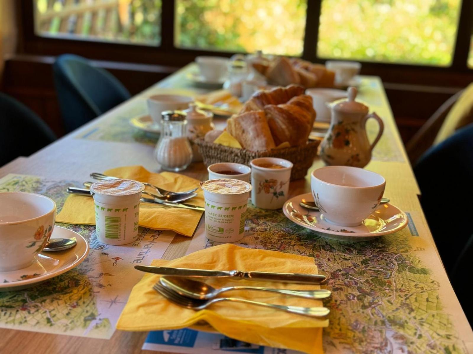 Auberge Du Val Au Cesne Saint-Clair-sur-les-Monts Екстер'єр фото